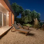 Vilia, House On The Hill